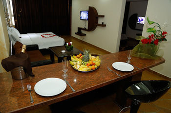 Bouery Hotel Kfar Yassine Ngoại thất bức ảnh
